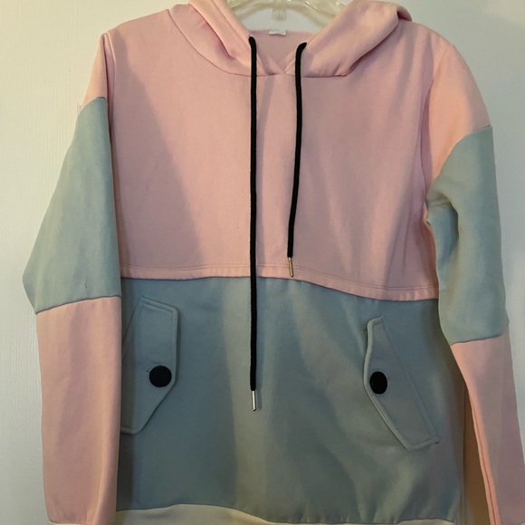 Hooded Pullover Sweatshiet - Picture 4 of 10